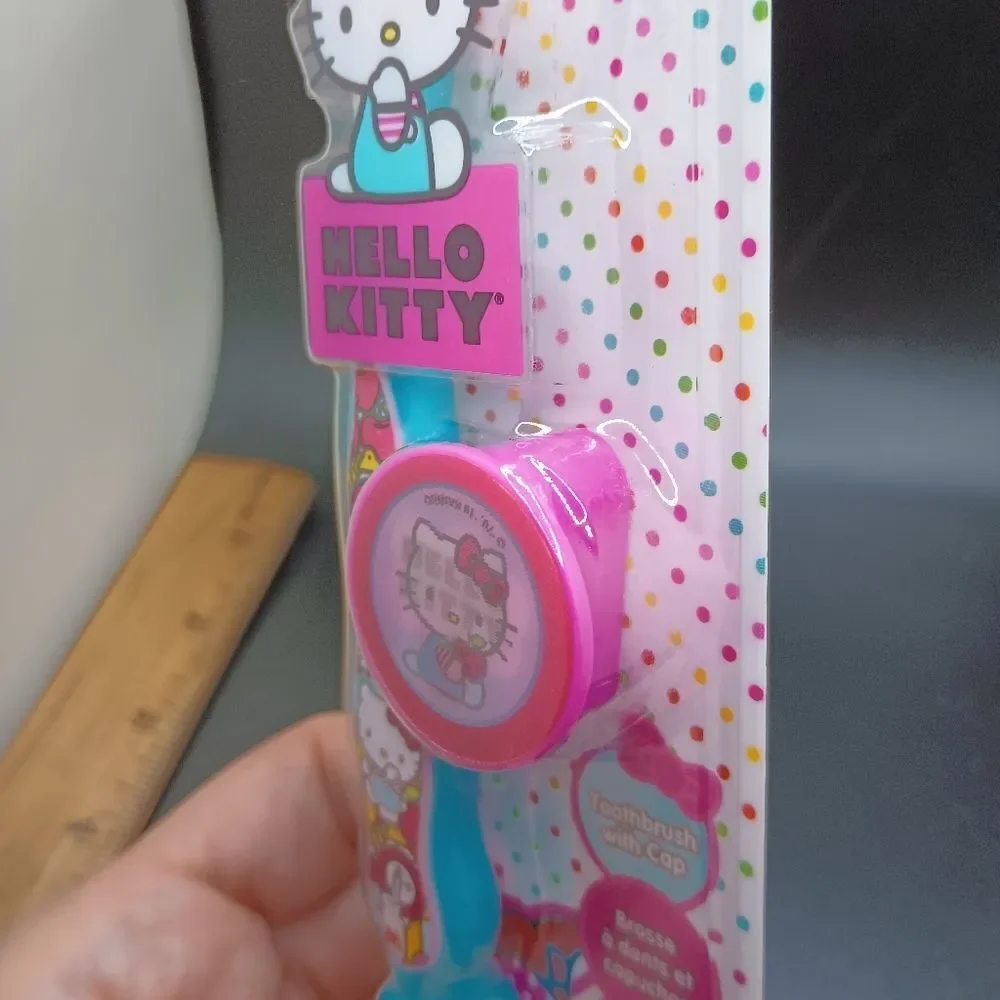 HELLO Kitty standing toothbrush with travel cap head cover included